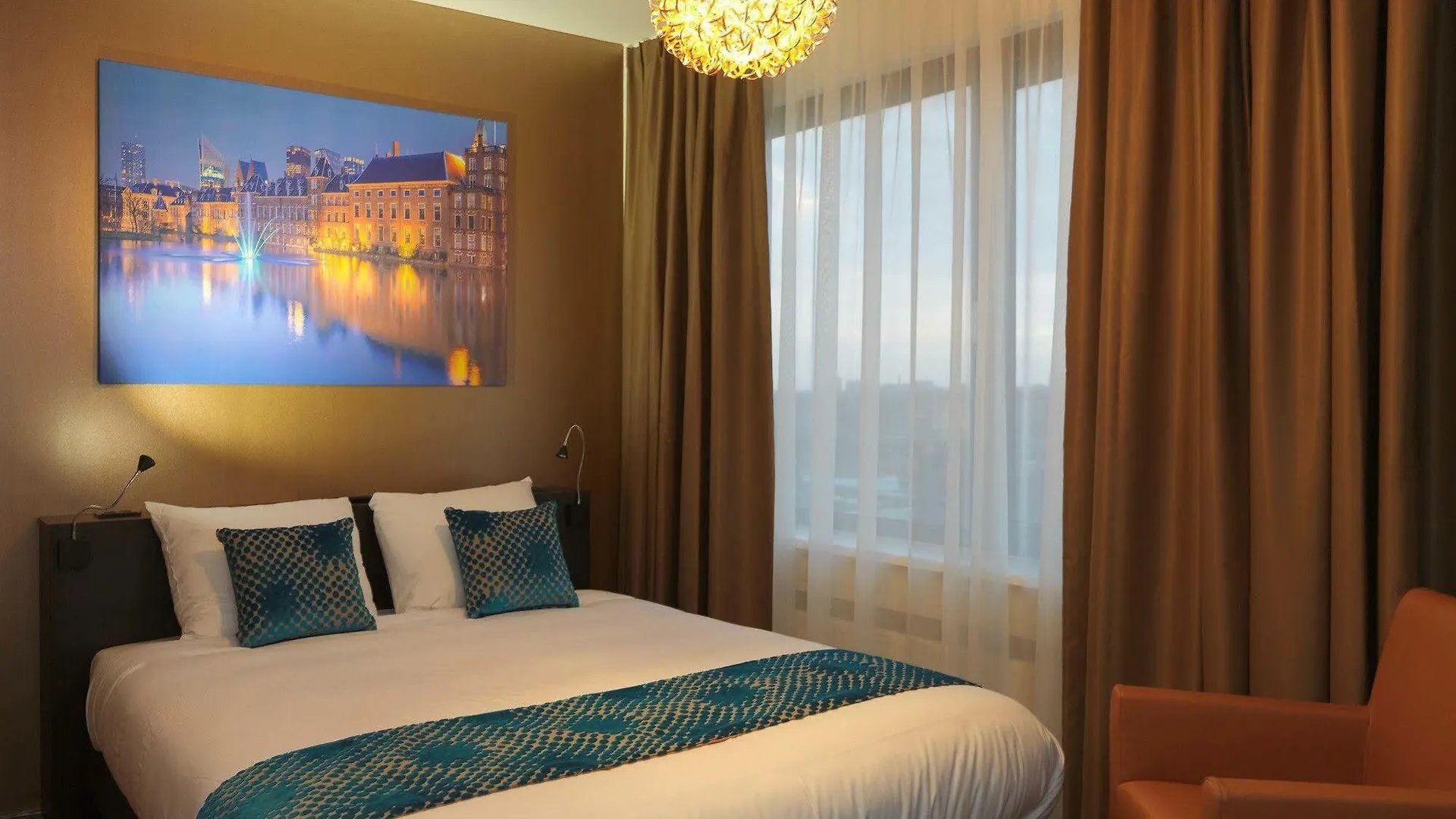 The Hague Teleport Hotel